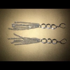 Rockin Vera gated chain dangle earrings!!!